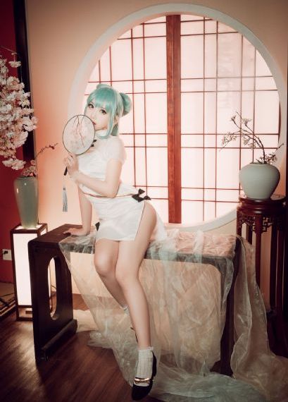 韩剧夫妻的世界_十万网红美女美酱