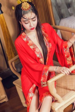 女大学生的沙龙室免费看_HDBD在线观看