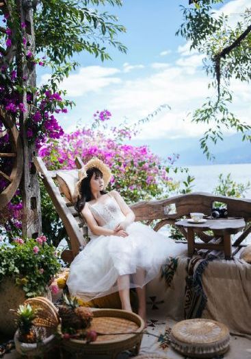漂亮女邻居_BD神马在线观看